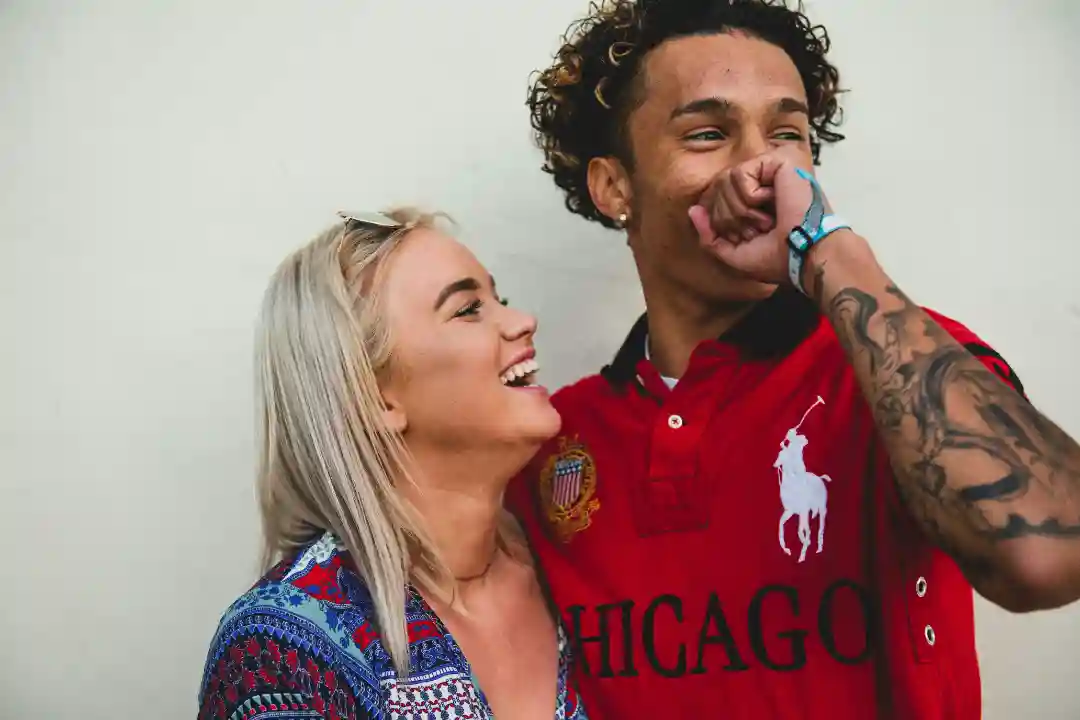 Signs a Girl Is Secretly Into You